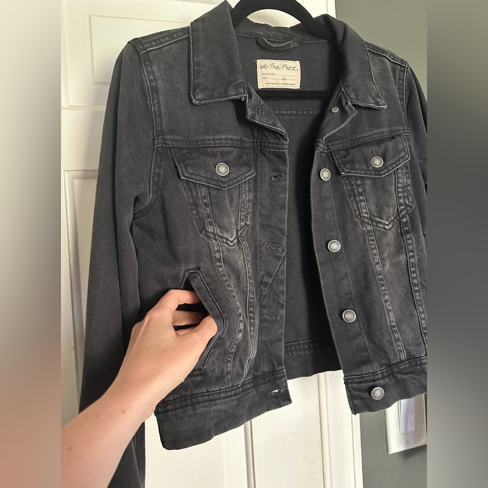 We The Free Rumors Black Denim Jacket Free People Washed Cropped Trucker Jean - Picture 7 of 8